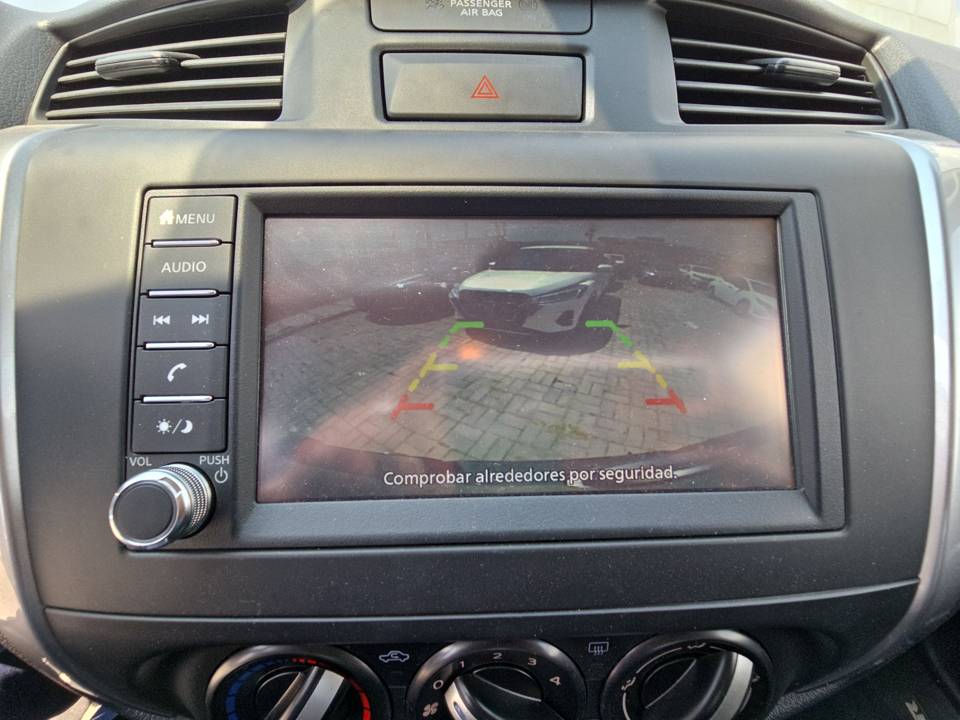 2025 Nissan Frontier 4p LE L4/2.5 Man