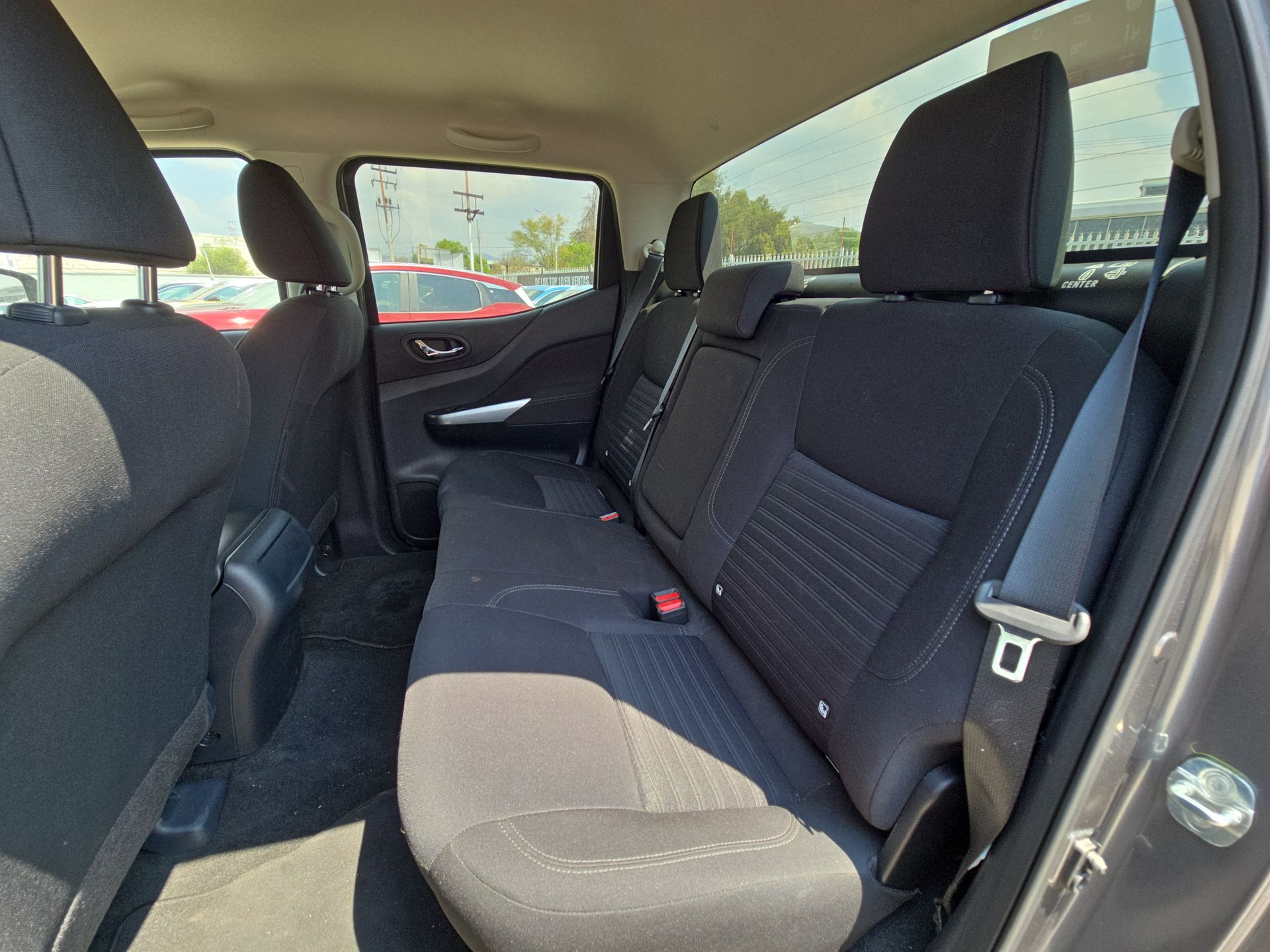 2025 Nissan Frontier 4p LE L4/2.5 Man