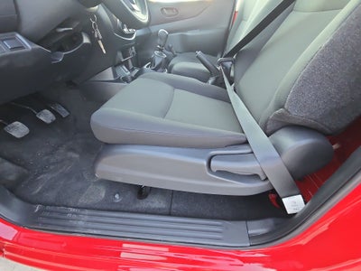 2026 Nissan Chasis Cabina NP300 2p L4/2.5 Man A/A VDC