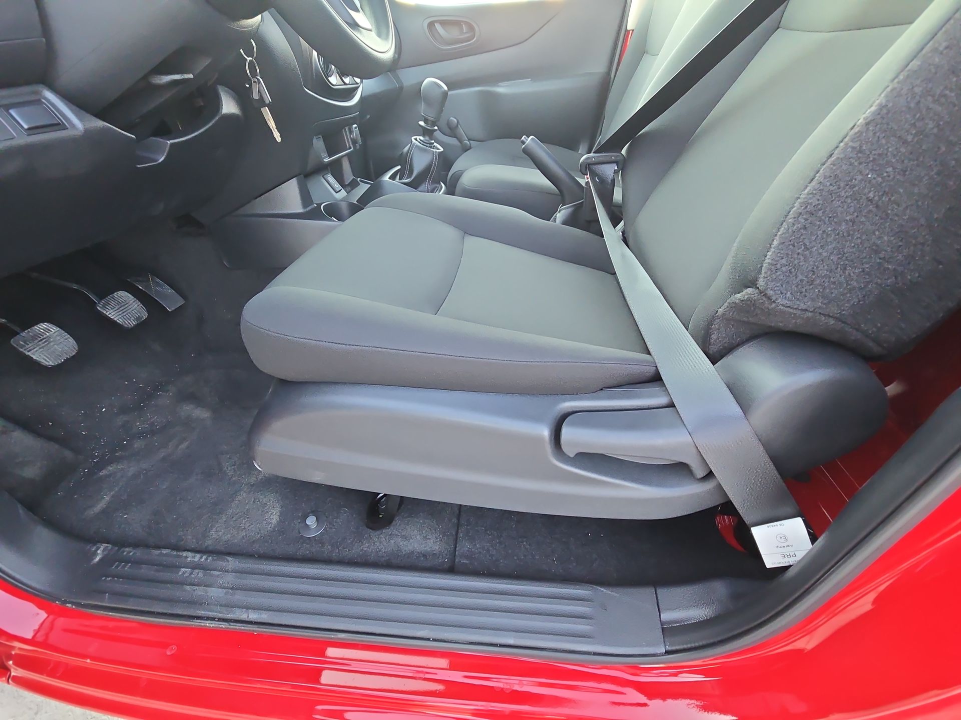 2026 Nissan Chasis Cabina NP300 2p L4/2.5 Man A/A VDC