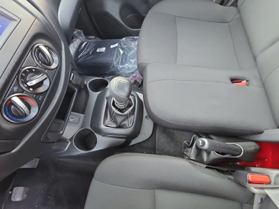 2026 Nissan Chasis Cabina NP300 2p L4/2.5 Man A/A VDC