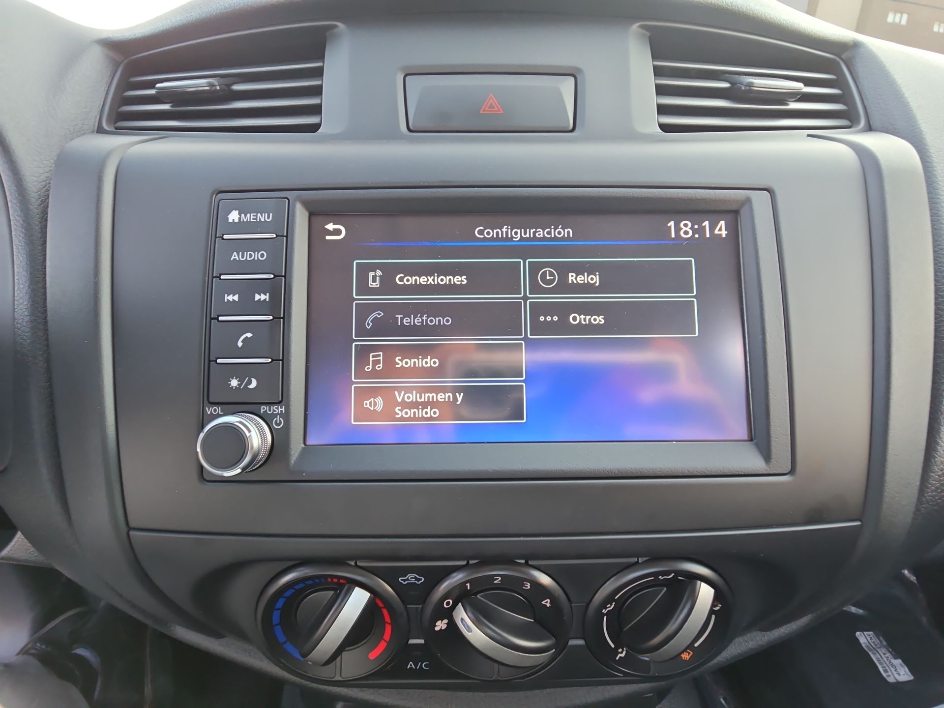 2026 Nissan Chasis Cabina NP300 2p L4/2.5 Man A/A VDC