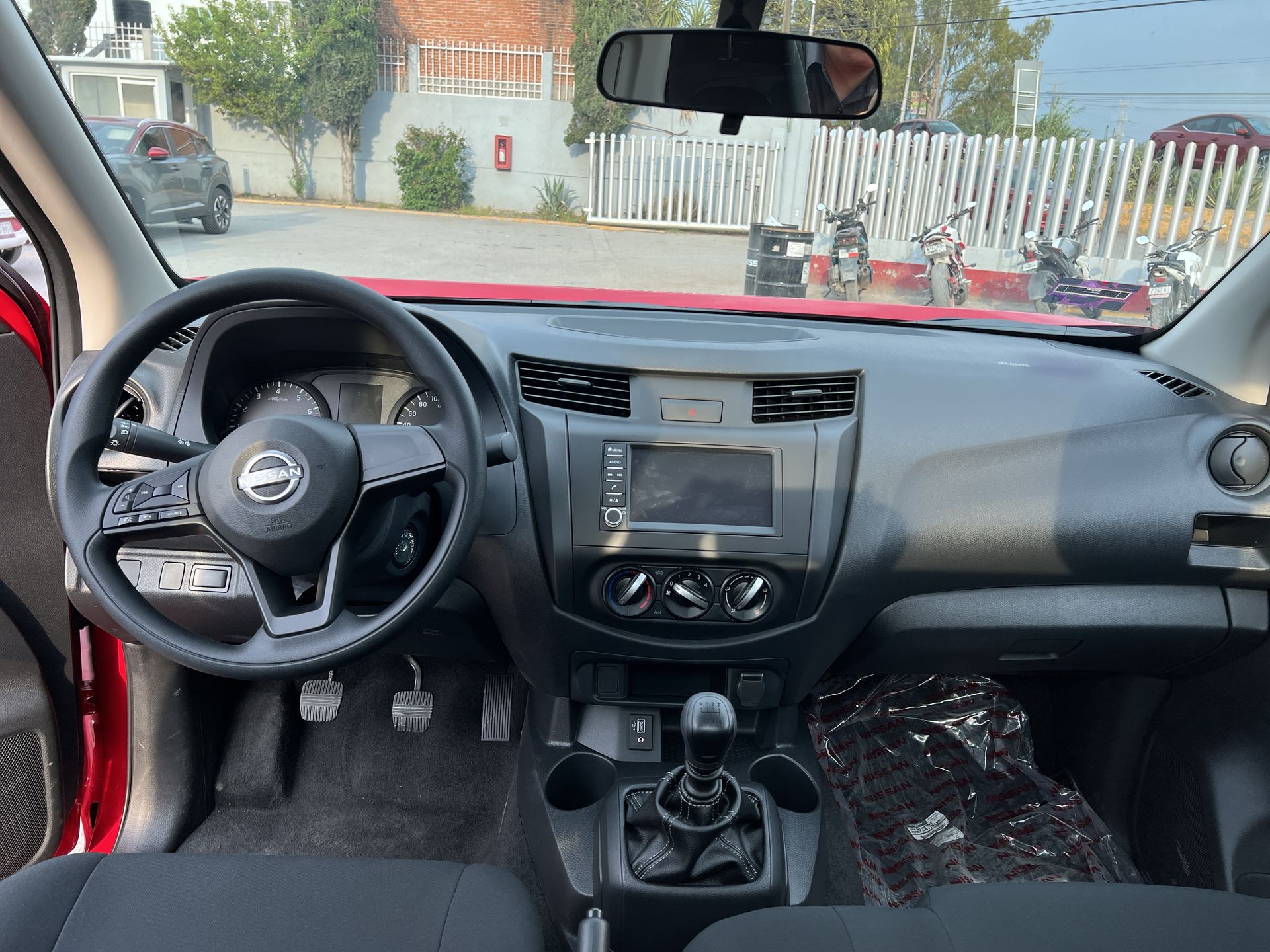 2026 Nissan Chasis Cabina NP300 2p L4/2.5 Man A/A VDC