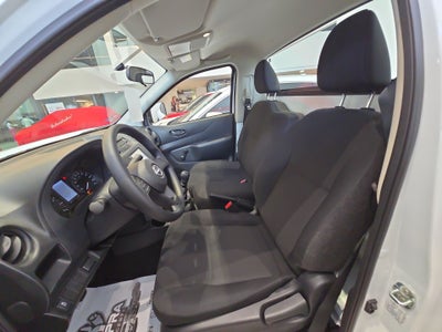 2026 Nissan Chasis Cabina NP300 2p L4/2.5 Man A/A VDC