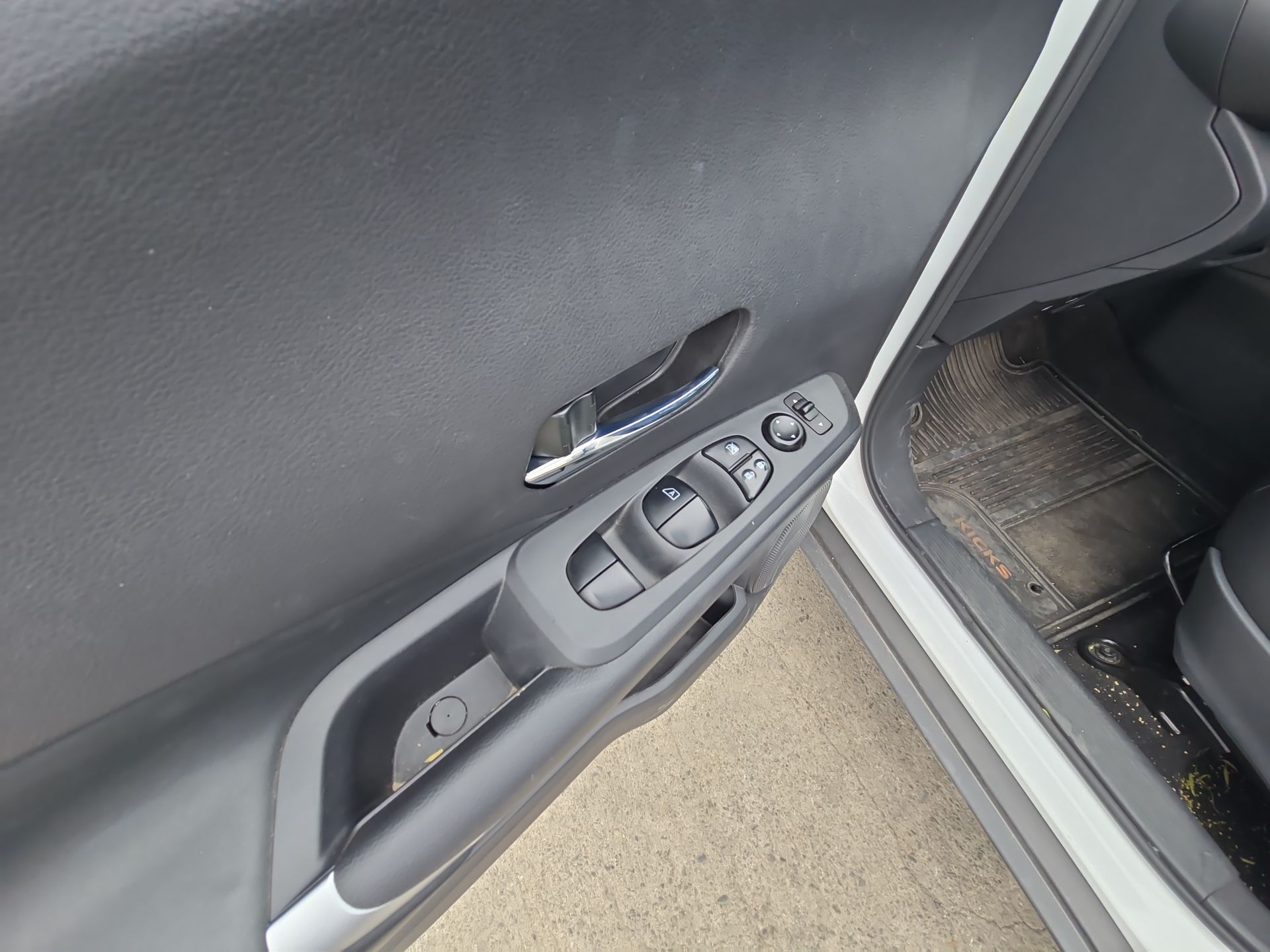 2024 Nissan Kicks 5p Exclusive L4/1.6 Aut