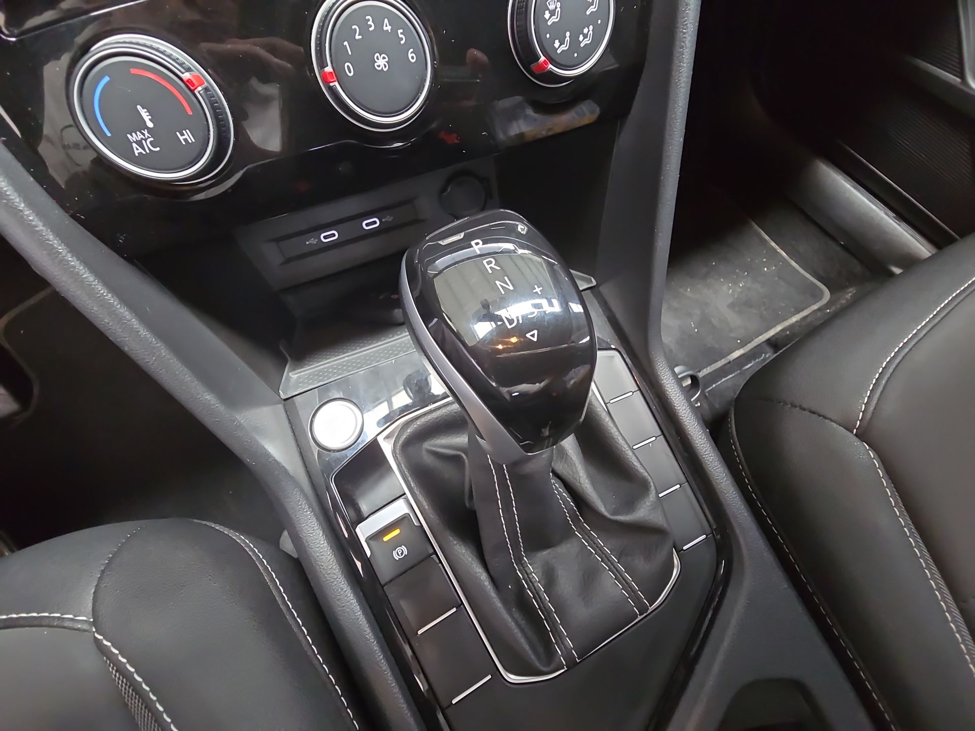 2024 Volkswagen Taos 5p Comfortline L4/1.4/T Aut