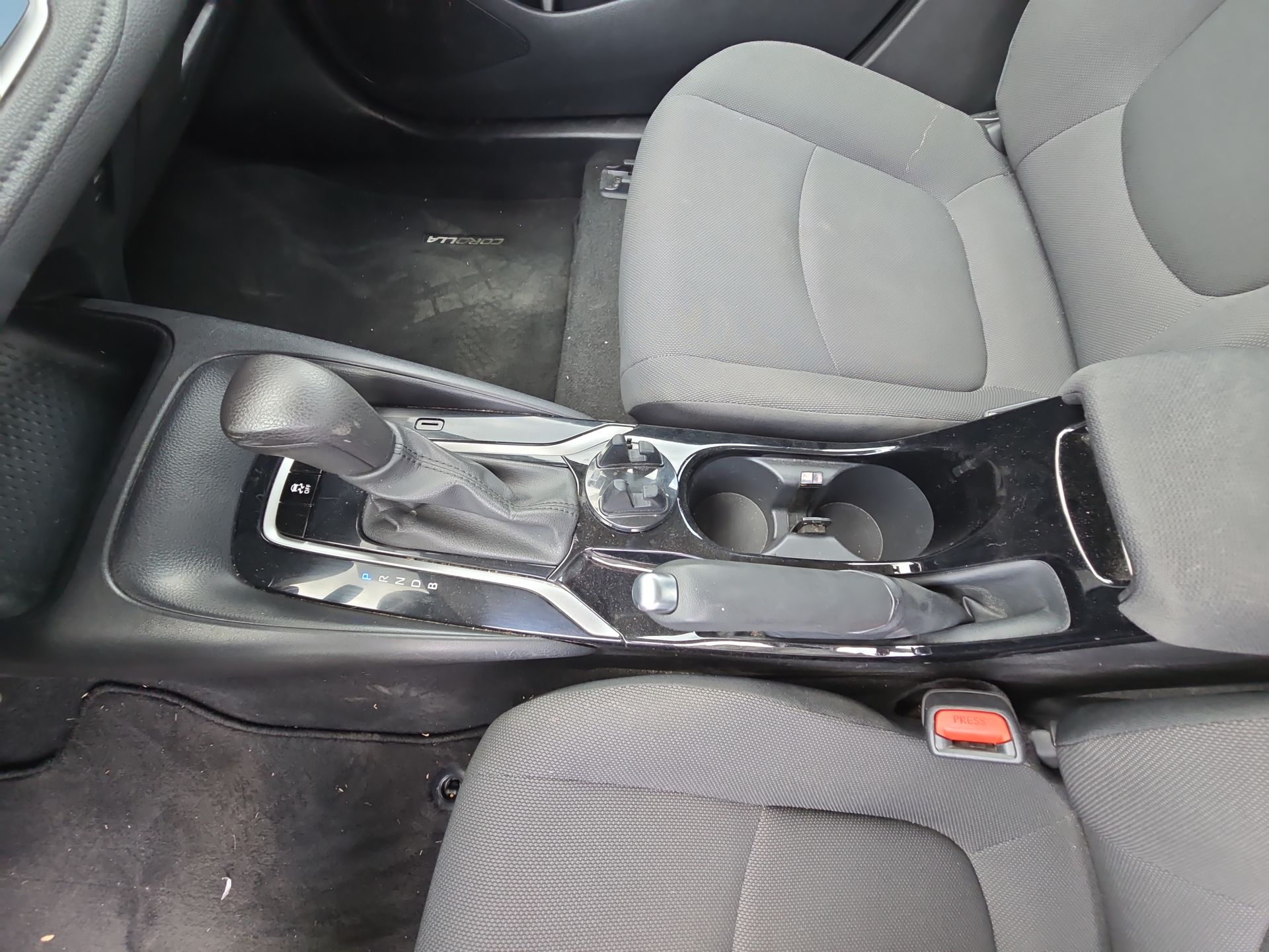 2021 Toyota Corolla 4p Base L4/1.8 Aut