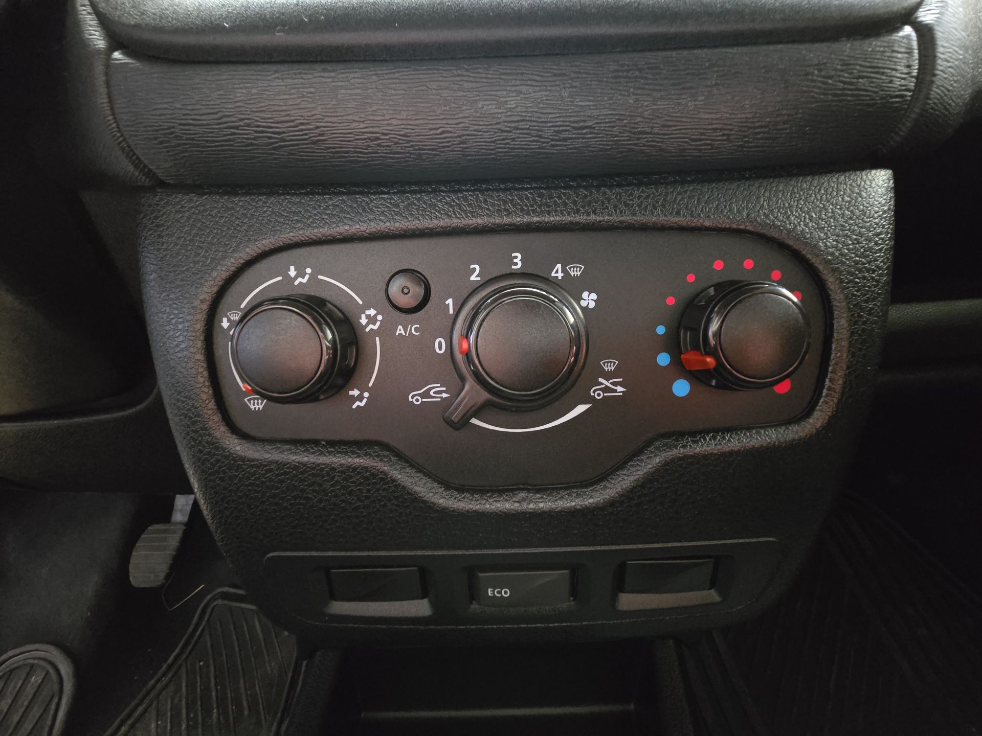 2024 Renault Kangoo 5p Intense L4/2.5 Man