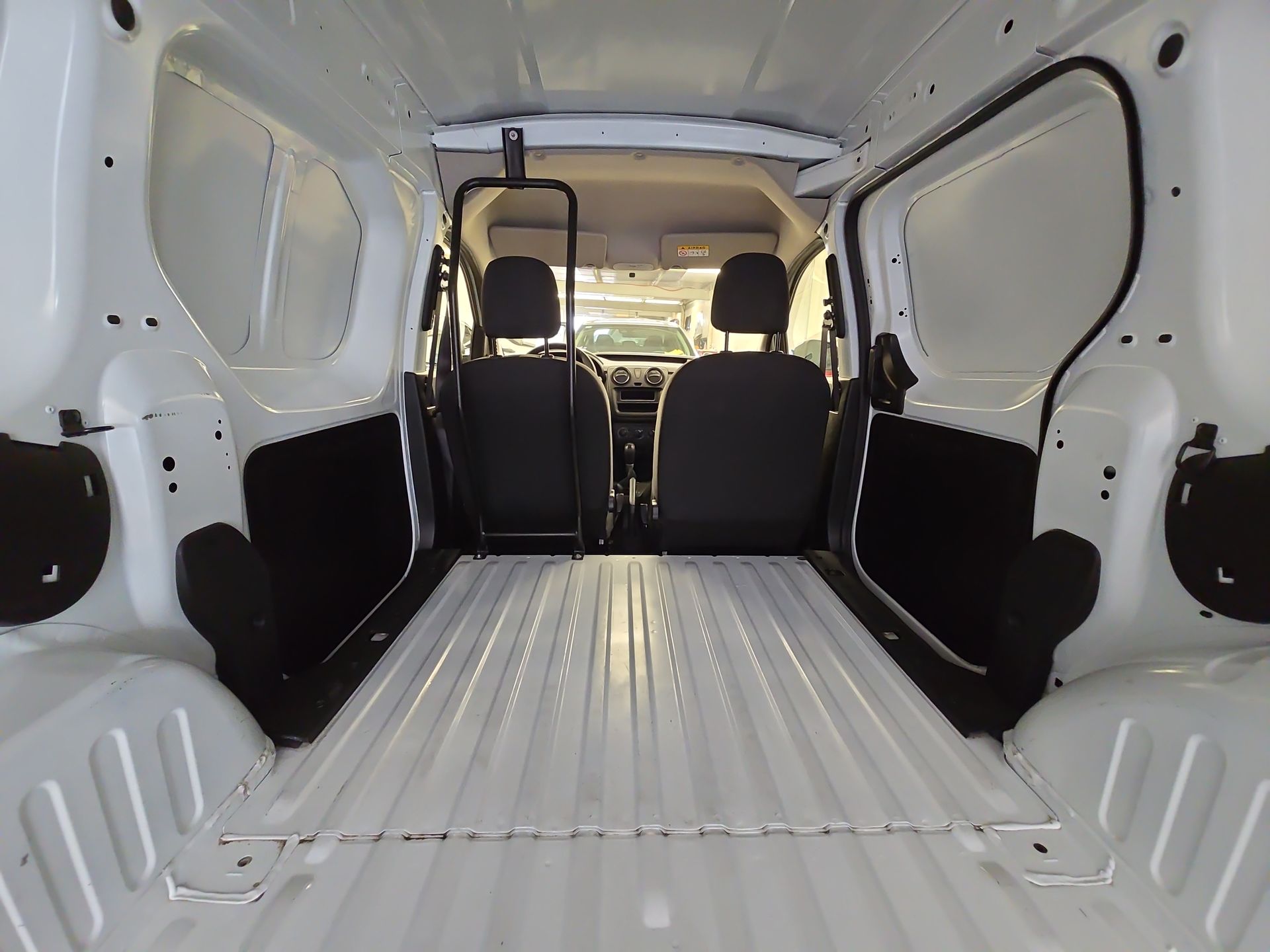 2024 Renault Kangoo 5p Intense L4/2.5 Man