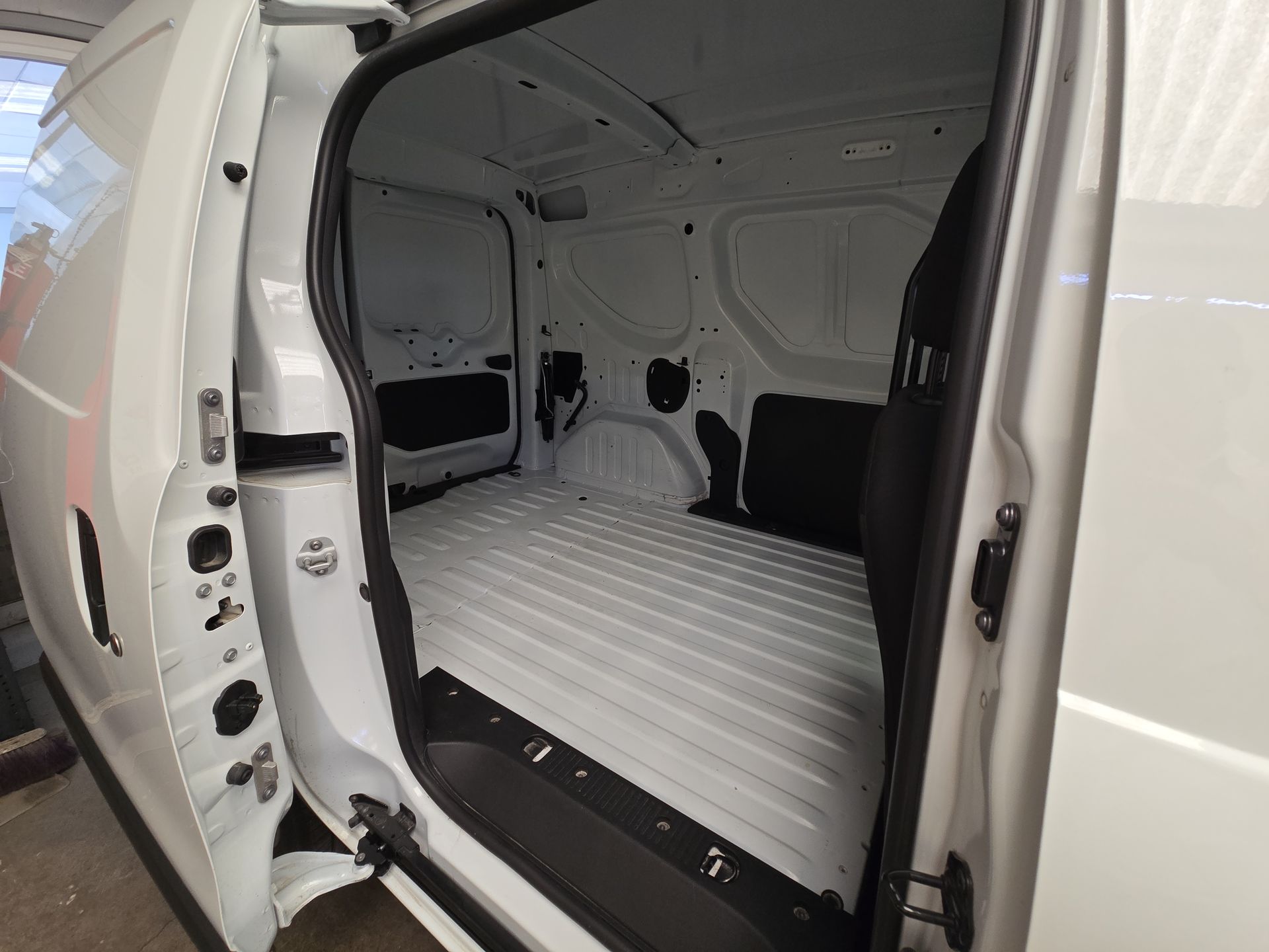2024 Renault Kangoo 5p Intense L4/2.5 Man