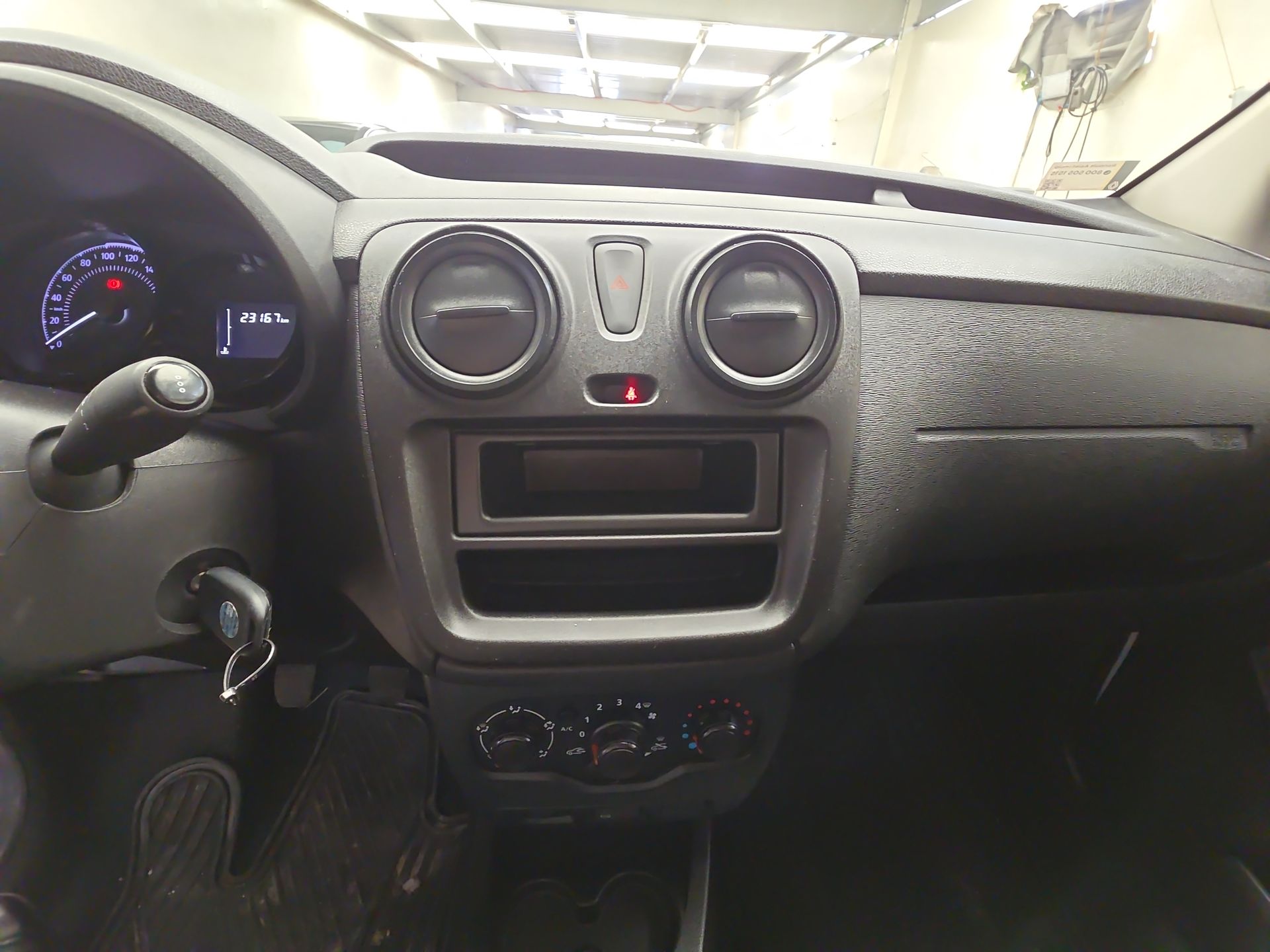 2024 Renault Kangoo 5p Intense L4/2.5 Man