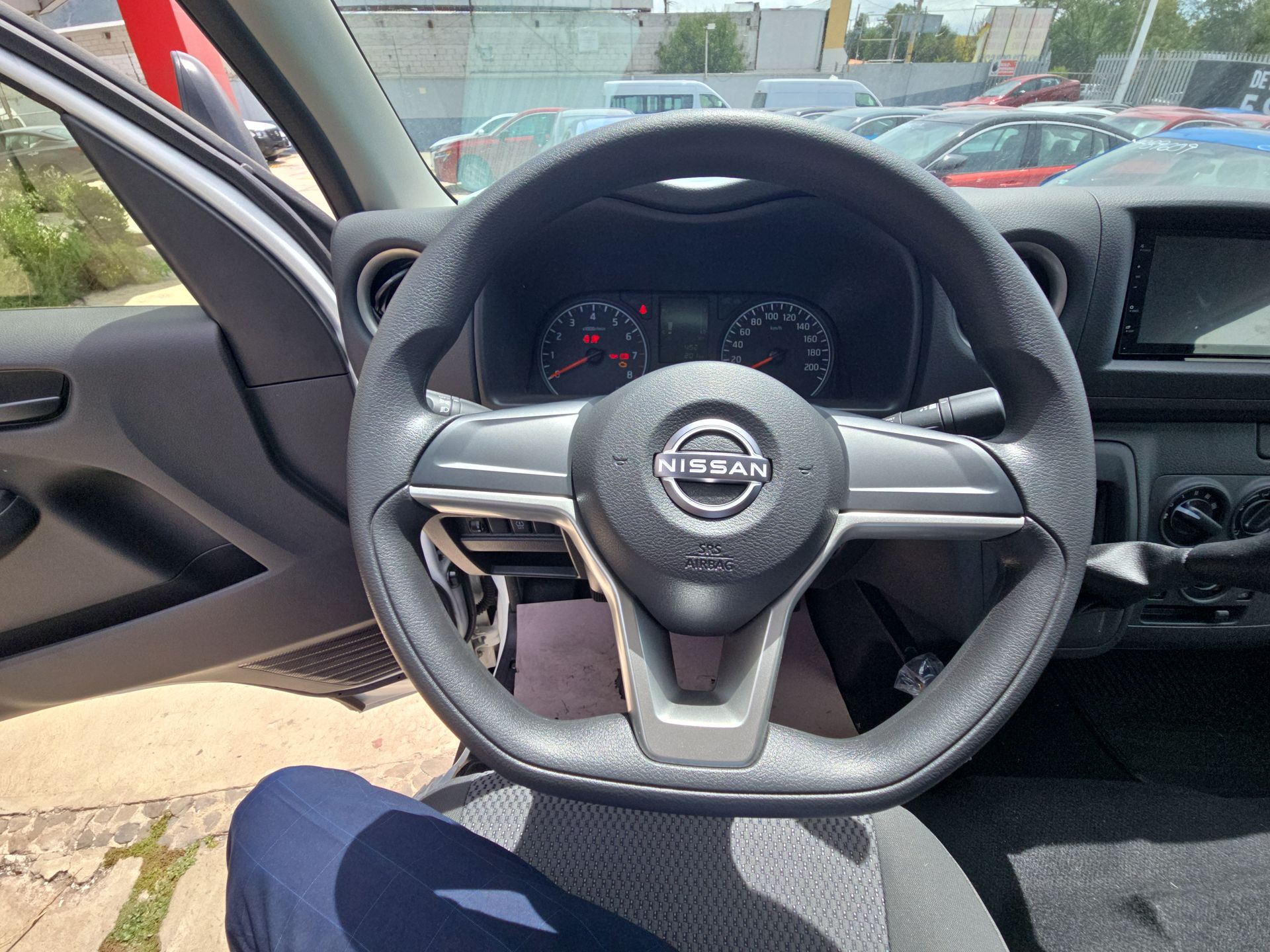 2026 Nissan Urvan 4p Amplia L4/2.5 Man