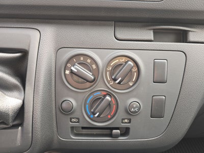 2026 Nissan Urvan 4p Amplia L4/2.5 Man