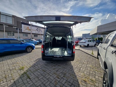 2026 Nissan Urvan 4p Amplia L4/2.5 Man Ventanas