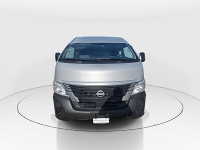 2026 Nissan Urvan 4p Amplia L4/2.5 Man Ventanas