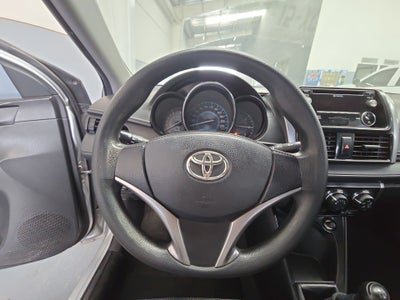 2017 Toyota Yaris 4p Sedán Core L4/1.5 Man