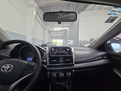 2017 Toyota Yaris 4p Sedán Core L4/1.5 Man