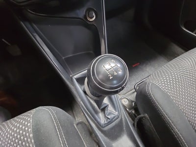 2017 Toyota Yaris 4p Sedán Core L4/1.5 Man