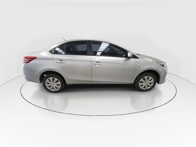 2017 Toyota Yaris 4p Sedán Core L4/1.5 Man