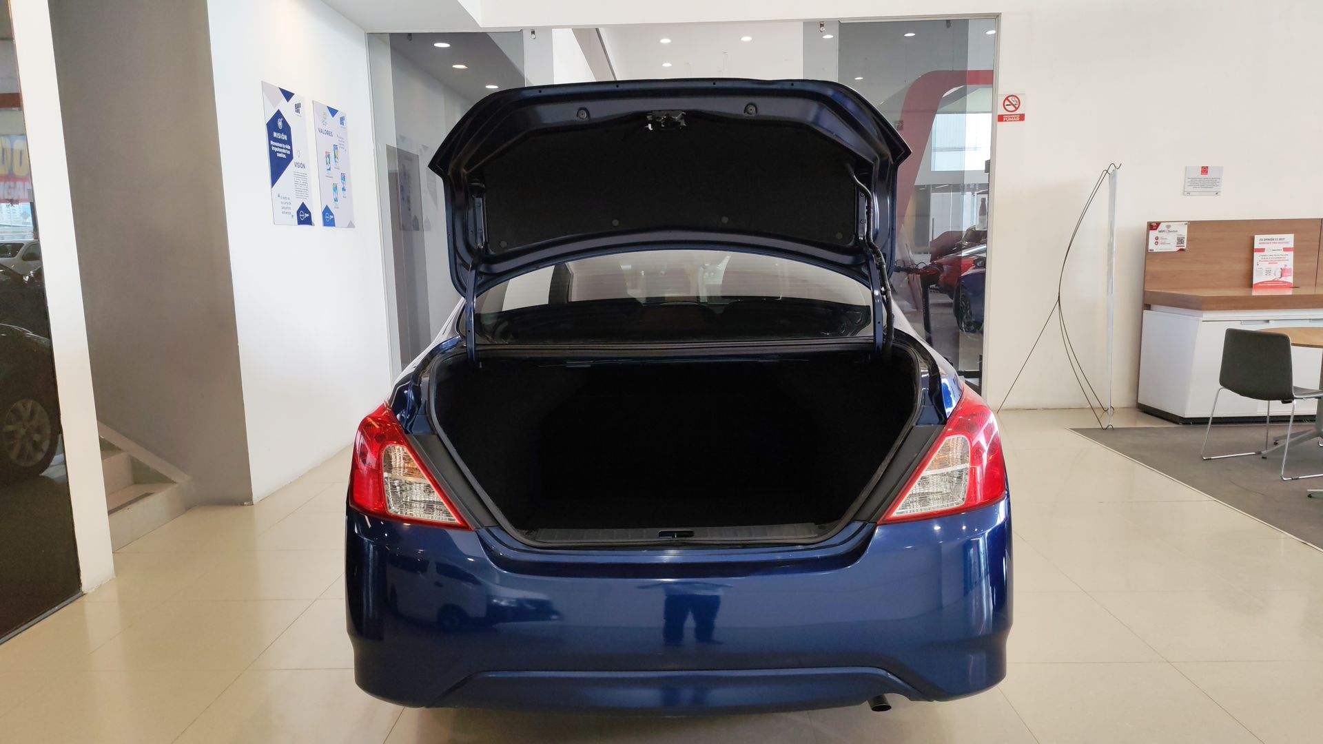 2024 Nissan V-Drive 4p L4/1.6 Man Audio