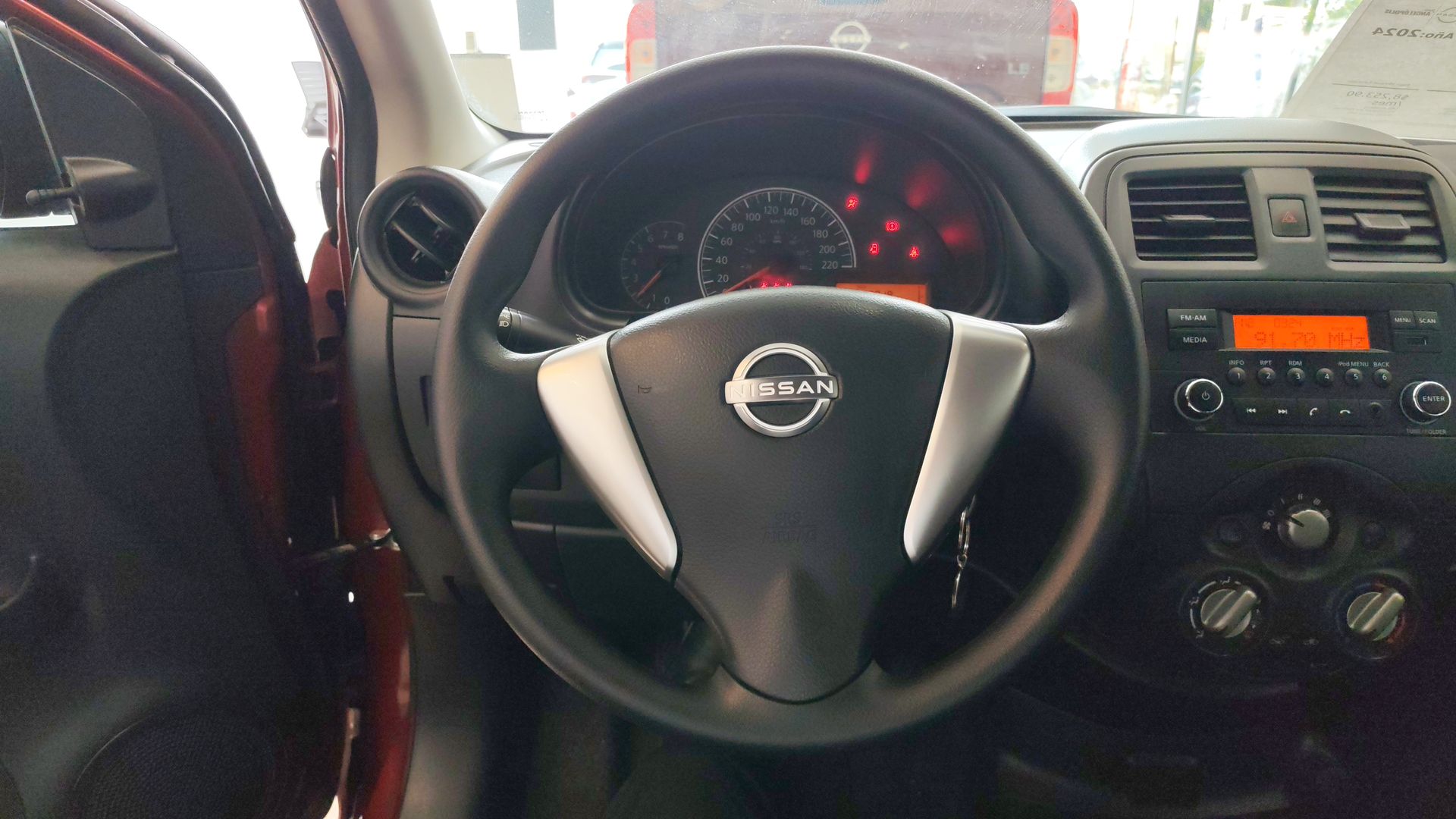 2024 Nissan V-Drive 4p L4/1.6 Man Audio