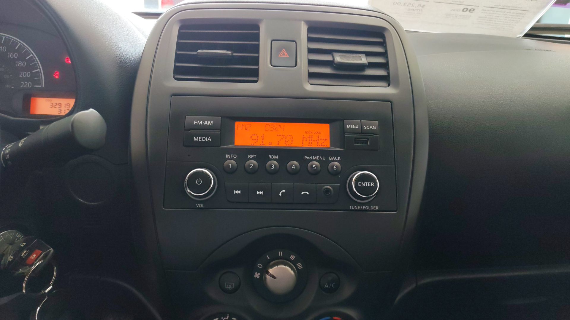 2024 Nissan V-Drive 4p L4/1.6 Man Audio