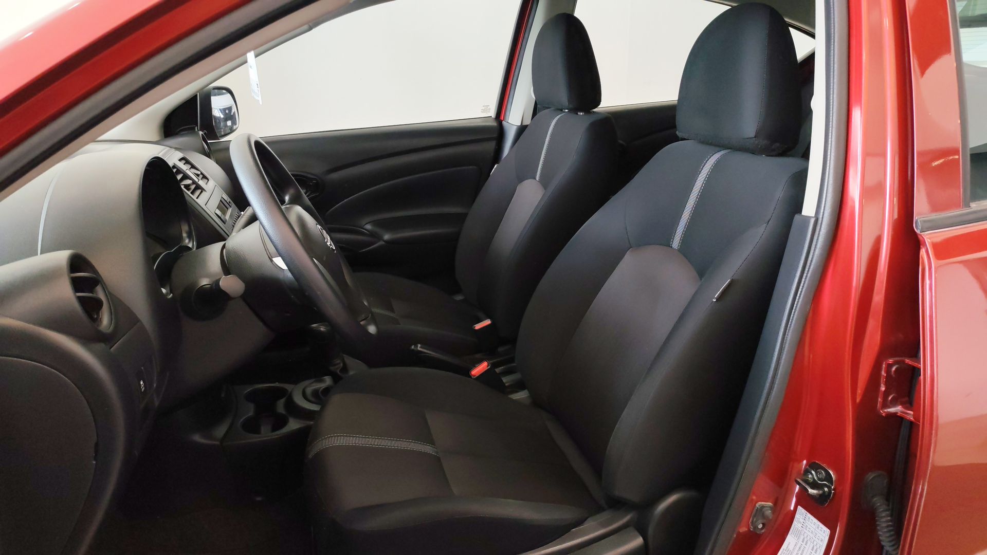 2024 Nissan V-Drive 4p L4/1.6 Man Audio
