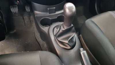 2024 Nissan V-Drive 4p L4/1.6 Man Audio