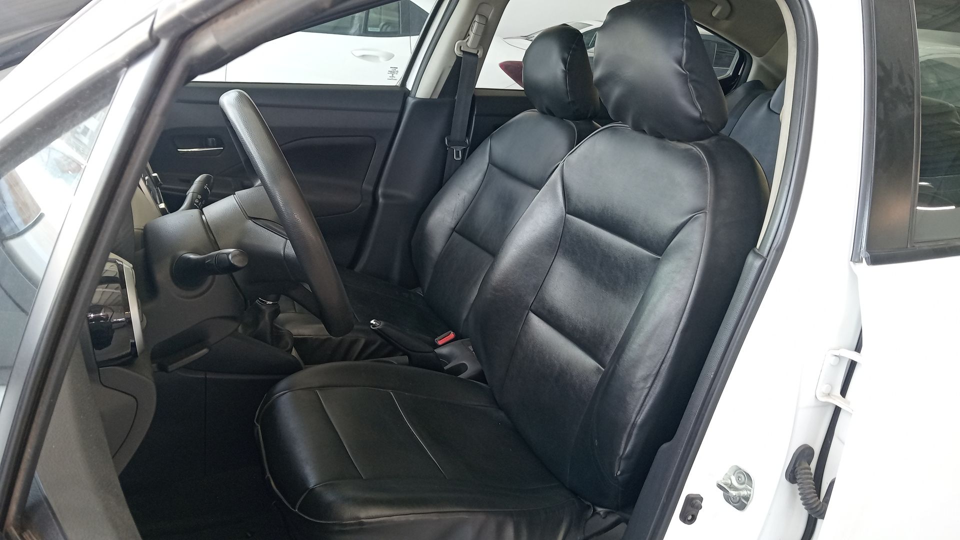 2021 Nissan Versa 4p Advance L4/1.6 Man