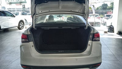 2021 Nissan Versa 4p Advance L4/1.6 Man