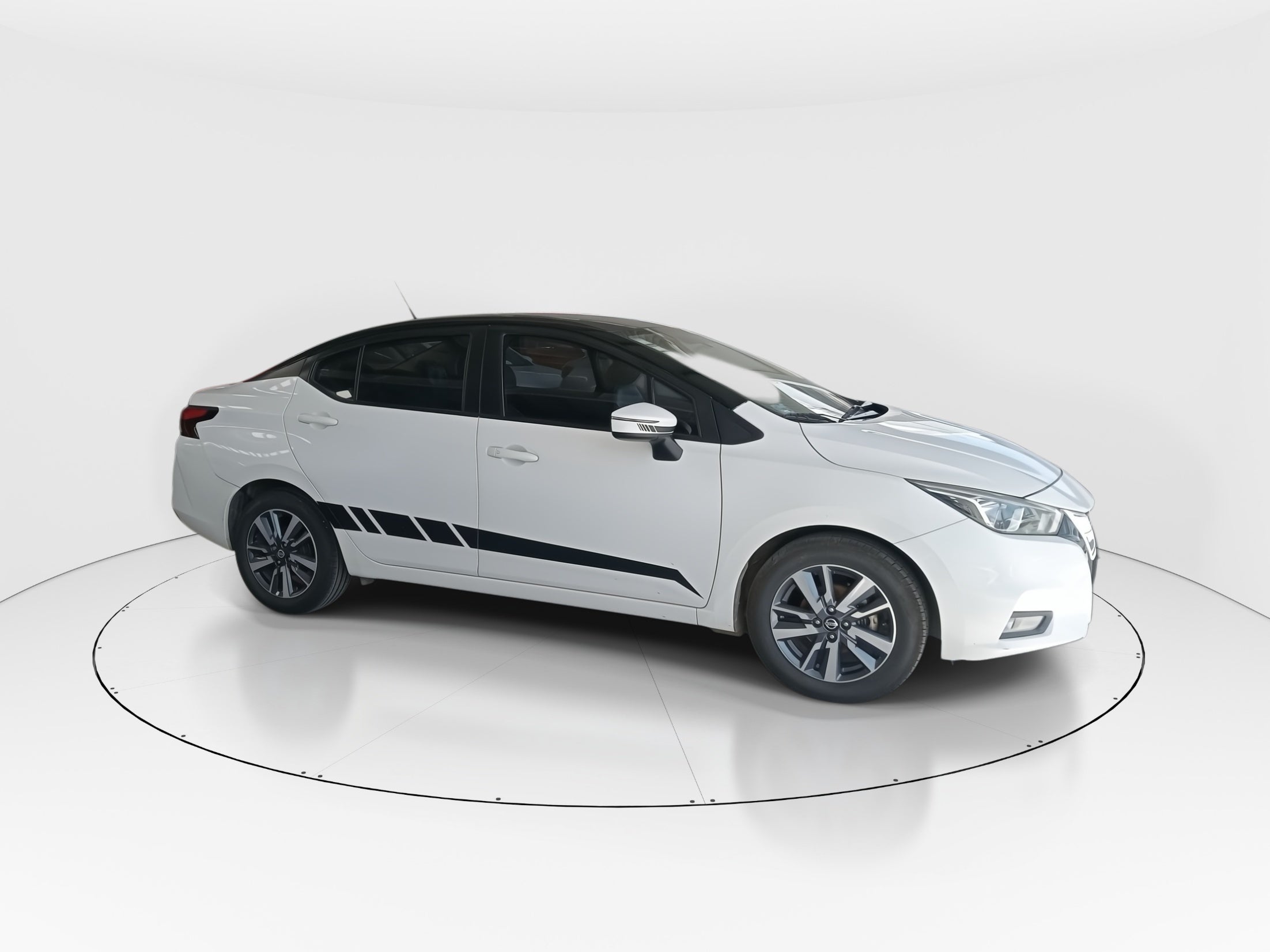 2021 Nissan Versa 4p Advance L4/1.6 Man