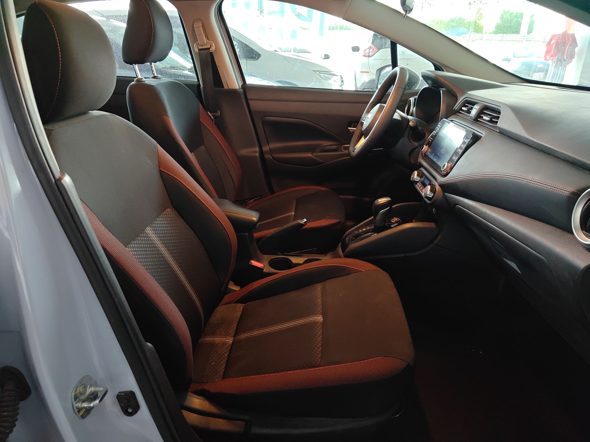 2024 Nissan Versa 4p SR L4/1.6 Aut