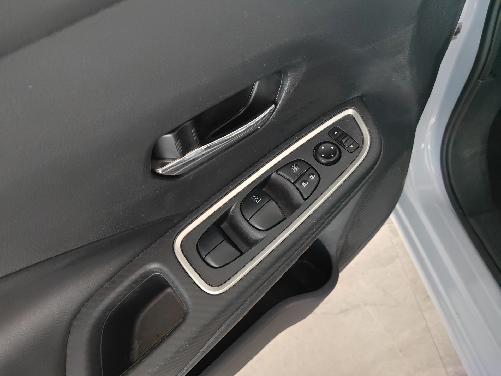 2024 Nissan Versa 4p SR L4/1.6 Aut