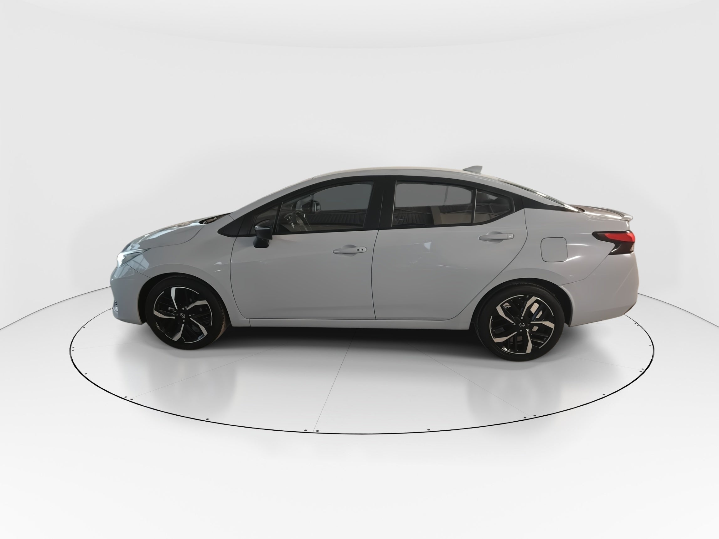 2024 Nissan Versa 4p SR L4/1.6 Aut