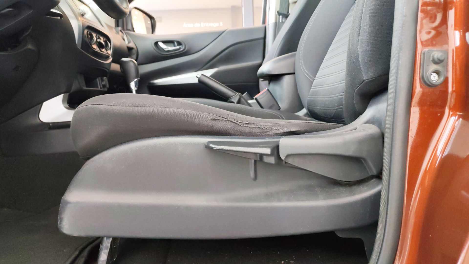 2023 Nissan Frontier 4p LE L4/2.5 Aut