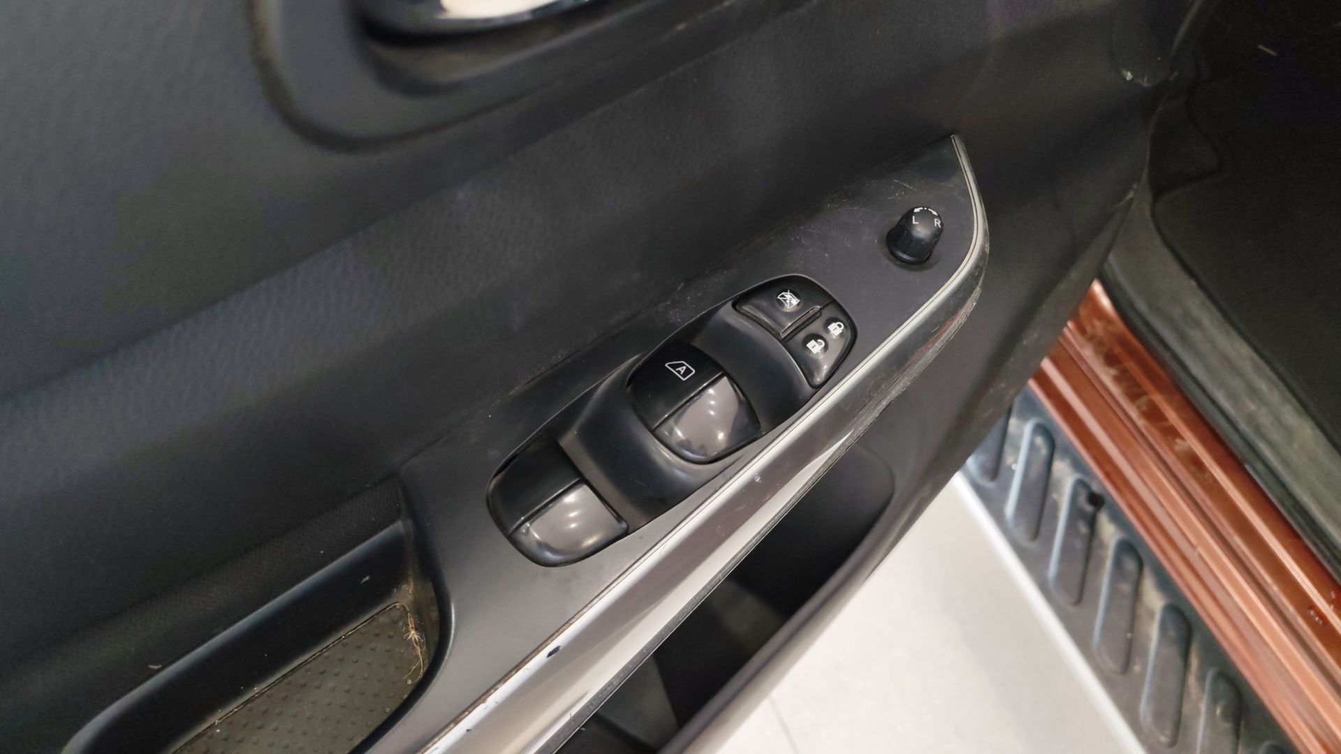 2023 Nissan Frontier 4p LE L4/2.5 Aut
