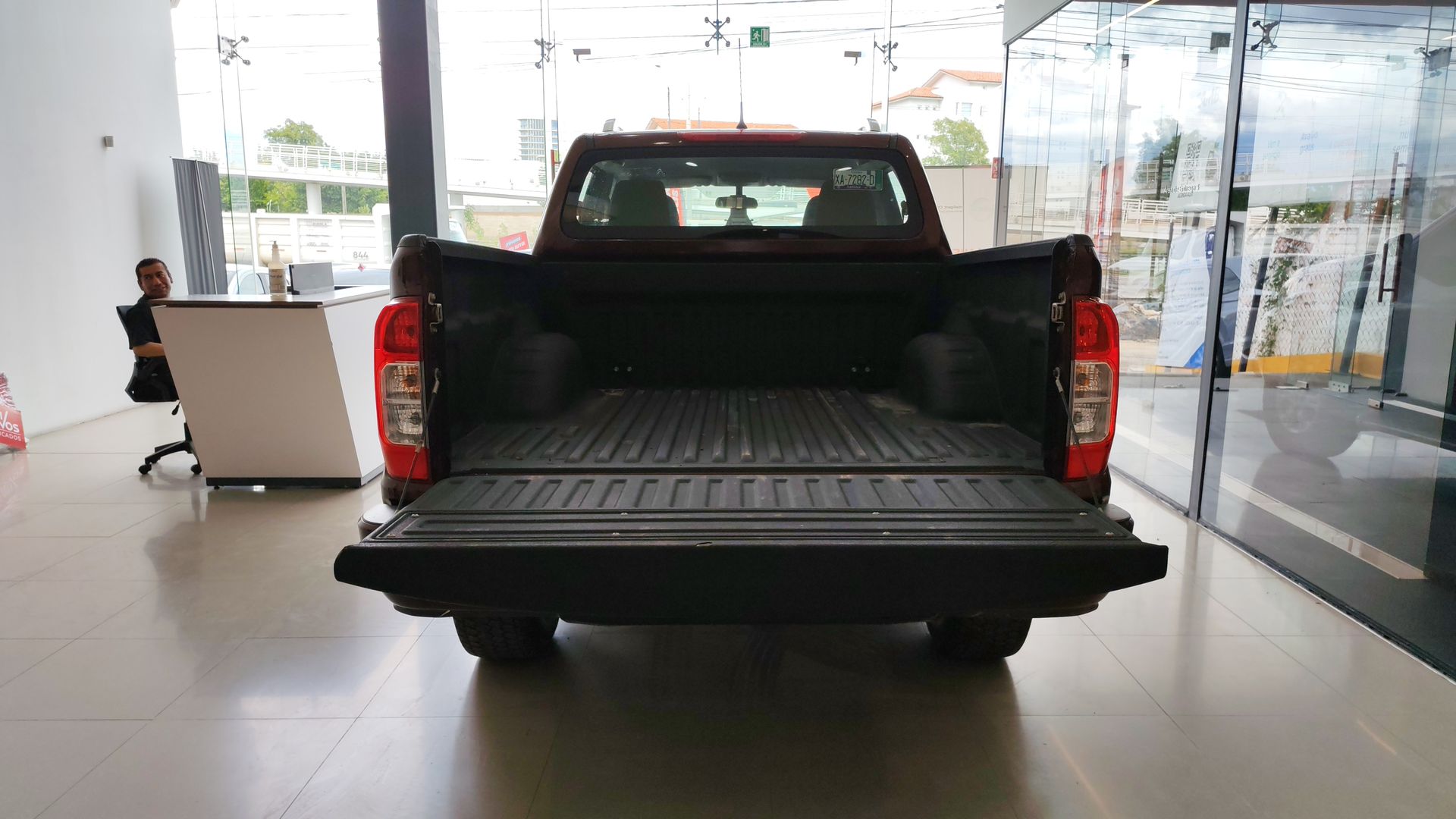 2023 Nissan Frontier 4p LE L4/2.5 Aut