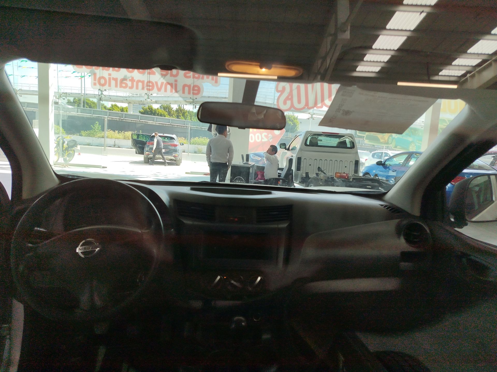 2018 Nissan Chasis Cabina NP300 2p L4/2.4 Man A/C