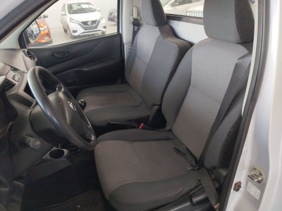 2018 Nissan Chasis Cabina NP300 2p L4/2.4 Man A/C