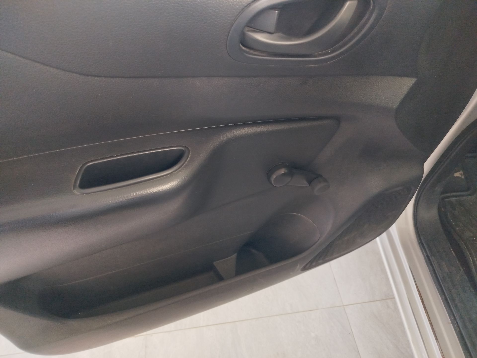 2018 Nissan Chasis Cabina NP300 2p L4/2.4 Man A/C