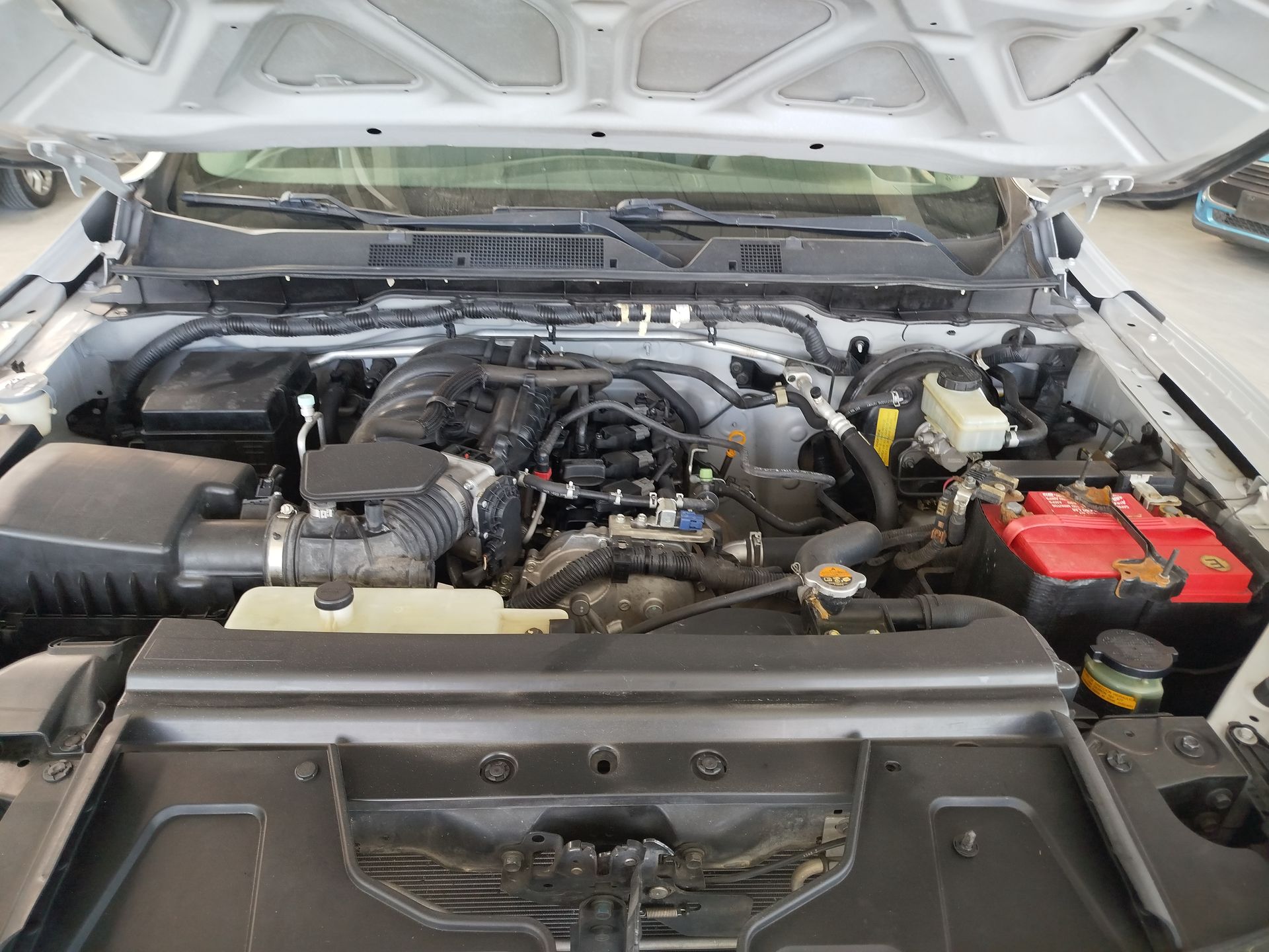 2018 Nissan Chasis Cabina NP300 2p L4/2.4 Man A/C