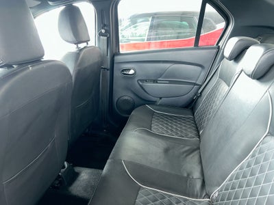 2023 Renault Logan 4p Intens L4/1.6 Aut