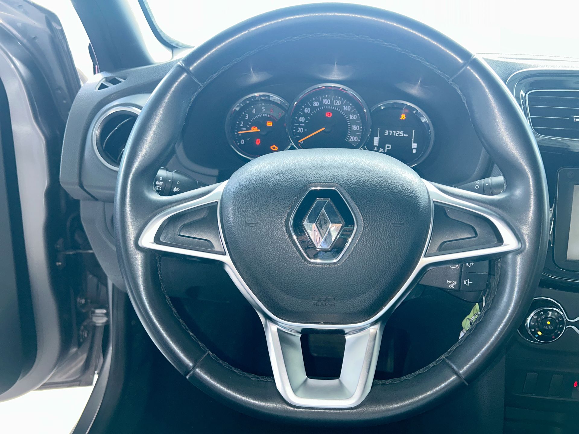 2023 Renault Logan 4p Intens L4/1.6 Aut