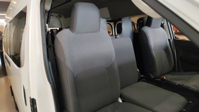 2024 Nissan Urvan 4p Amplia L4/2.5 Man Ventanas