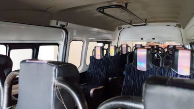 2024 Nissan Urvan 4p Amplia L4/2.5 Man Ventanas