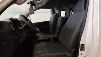 2024 Nissan Urvan 4p Amplia L4/2.5 Man Ventanas