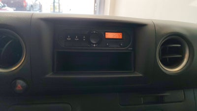 2024 Nissan Urvan 4p Amplia L4/2.5 Man Ventanas