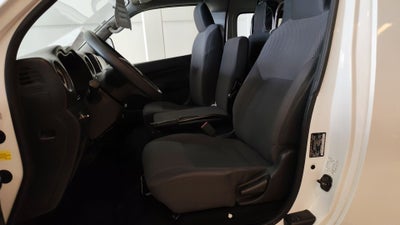 2024 Nissan Urvan 4p Amplia L4/2.5 Man Ventanas