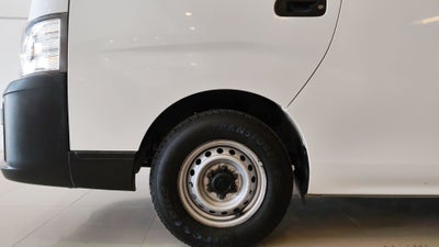2024 Nissan Urvan 4p Amplia L4/2.5 Man Ventanas