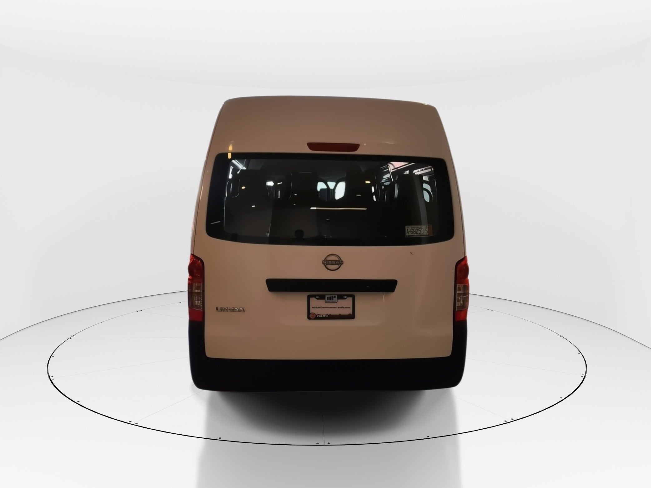 2024 Nissan Urvan 4p Amplia L4/2.5 Man Ventanas